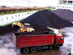 钦州港区顺利开展首次外贸进口锰矿保税业务