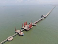 钦州港区30万吨级油码头获准正式对外开放