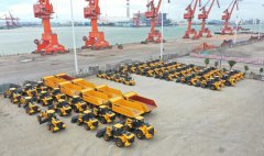 钦州港区首批工程车辆整车出口至RCEP国家