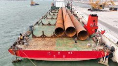 就是这么能“装”！北部湾港海上风电设备装船作业进入常态化