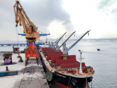 提速加力开新局丨防城港码头迎来首单脱硫石膏外贸出口业务